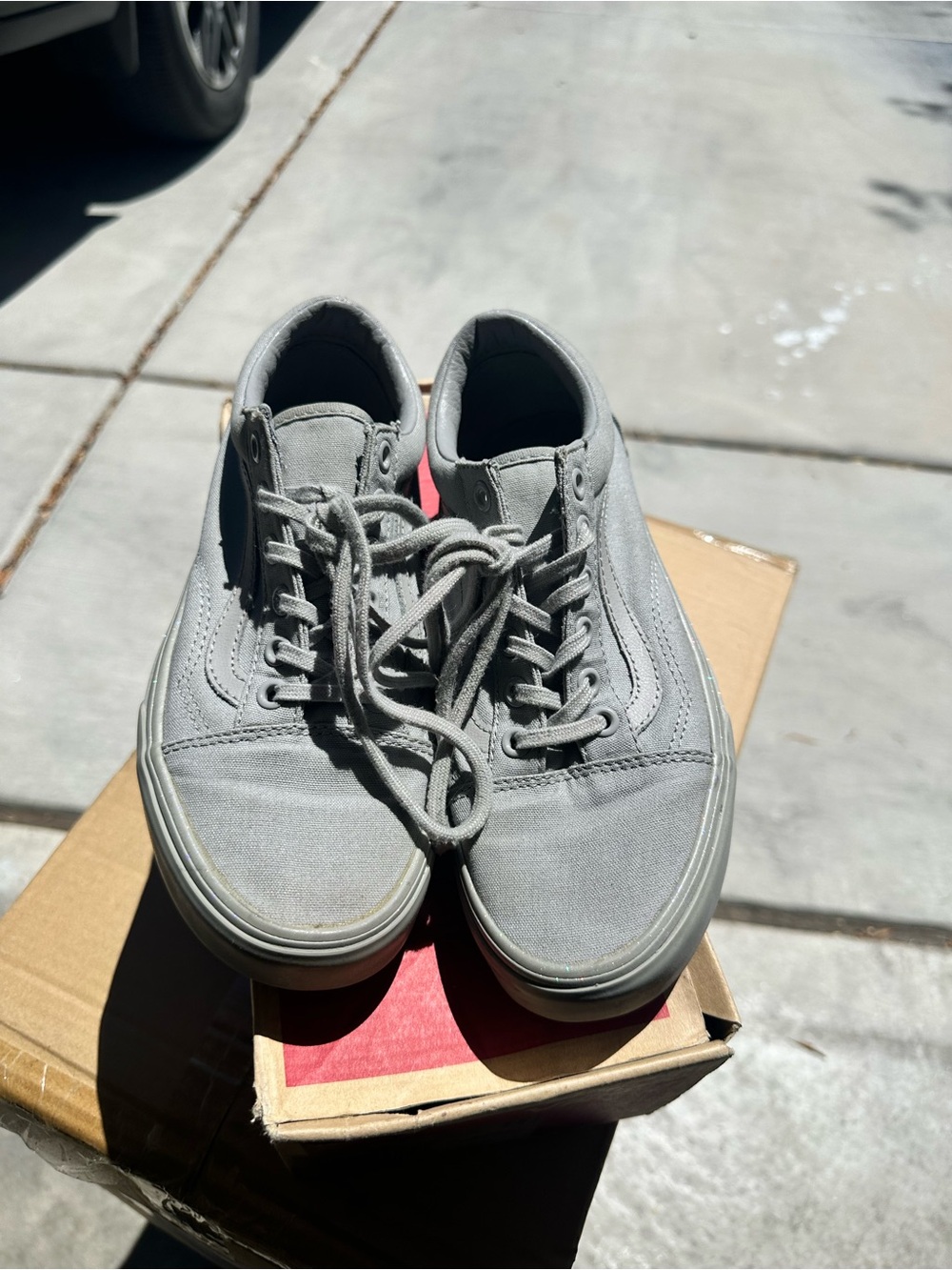 Vans women’s Low-Top Sneakers in Light Gray